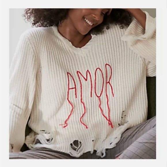 Peace Love World amor destructed sweater size medium - Picture 8 of 8